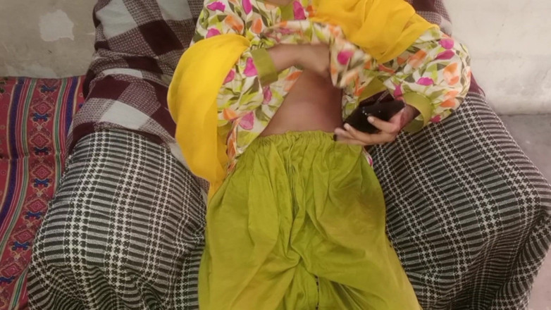 Small Baby: Pákistánský Tiktoker virální sex video