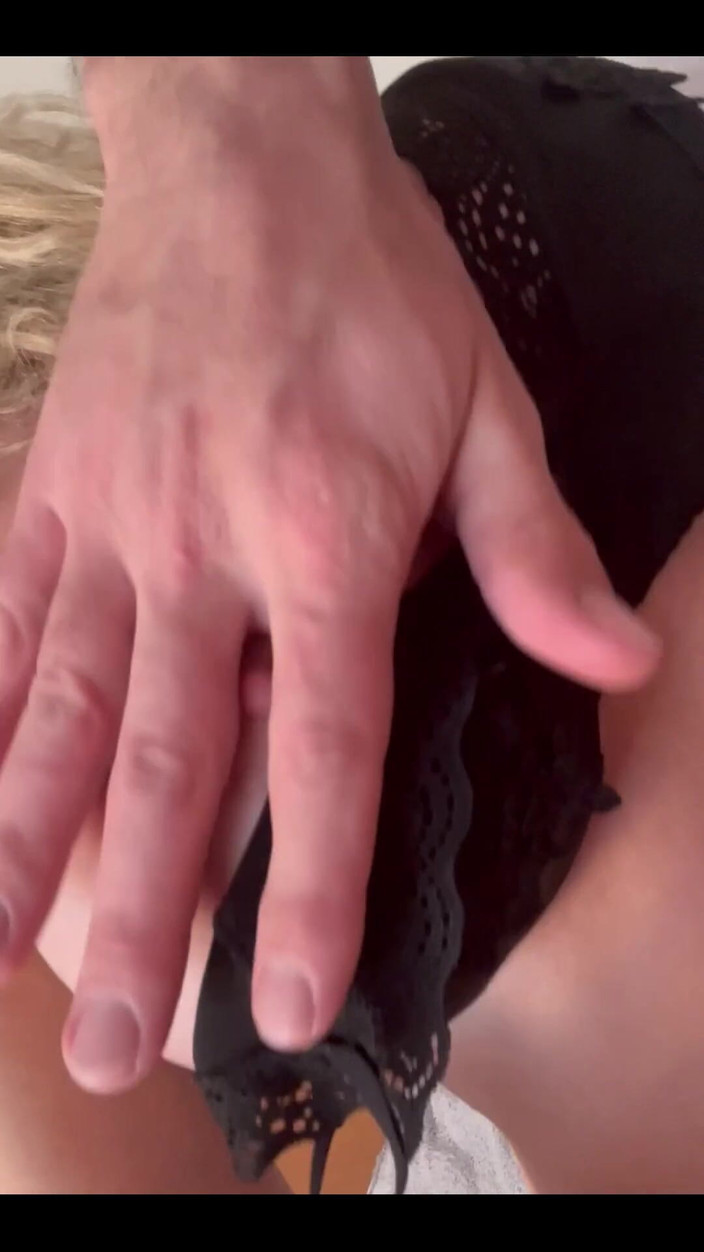 BunnyBlondyX: Трогай мое тело