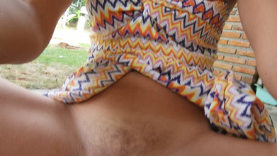 MissAnja_FH: Putus asa kencing di luar ruangan