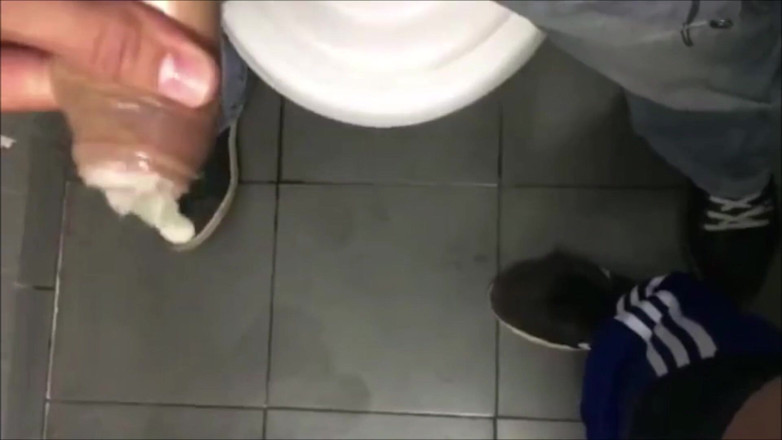 DudeBln: A hetero fode a bunda de um homem pela primeira...