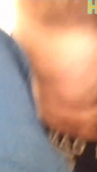 Me despierto por la mañana y mi novia se desnuda y está acostada en mi cama para poder follarla