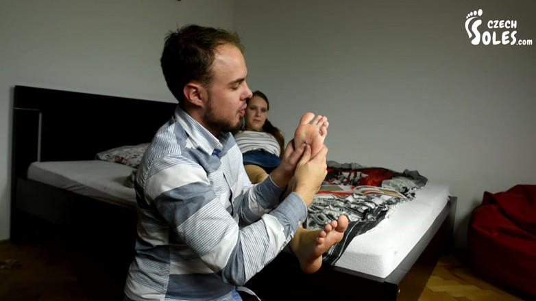Czech Soles - foot fetish content: Foot Cleaner i jego seksowny klient
