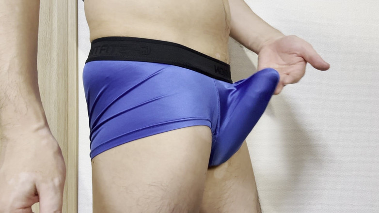 LovePantyBoy: 蓝色缎面内裤