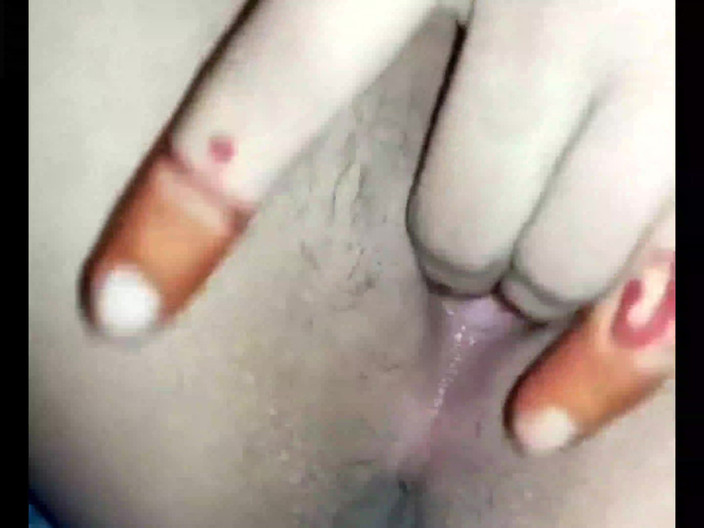 Horny_Tina: Desi Bhabi masturbuje