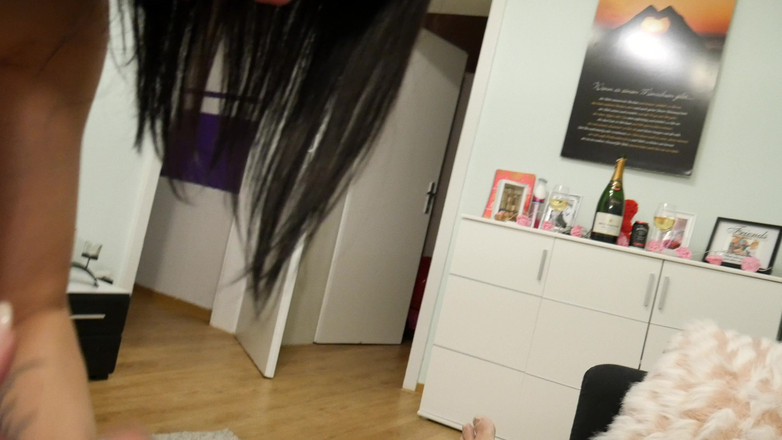 German amateur - 100% German hardcore videos: 黒髪の熟女がこれまでにないほど大きなペニスを絶頂させる