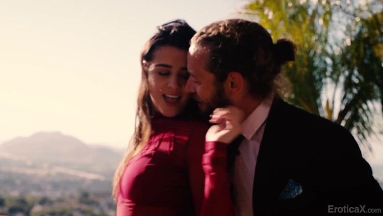Erotica X: Calda bruna kylie Rocket scopa un amico al matrimonio della...