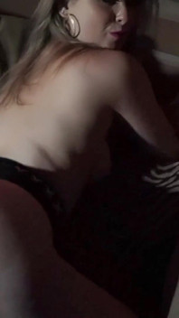Танец сексуальной Sunny Lane в приватной VIP комнате!