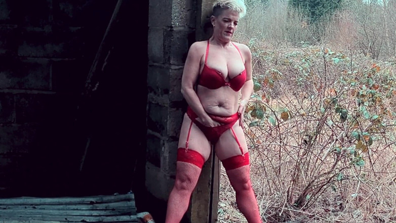 Kylie Britain Adventures: Masturbazione il paradiso