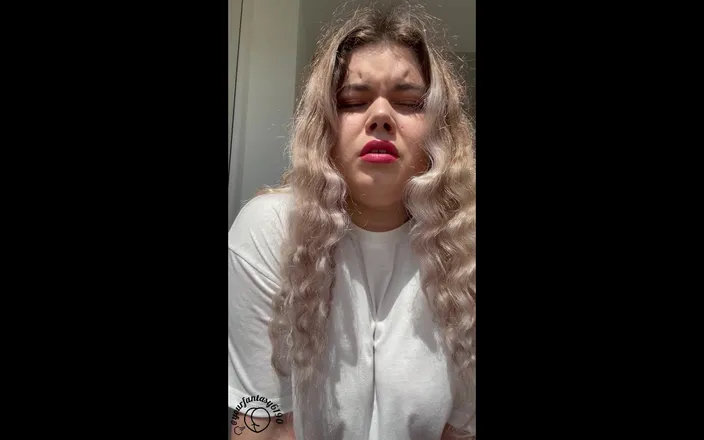 Your fantasy studio: Farting Face in White