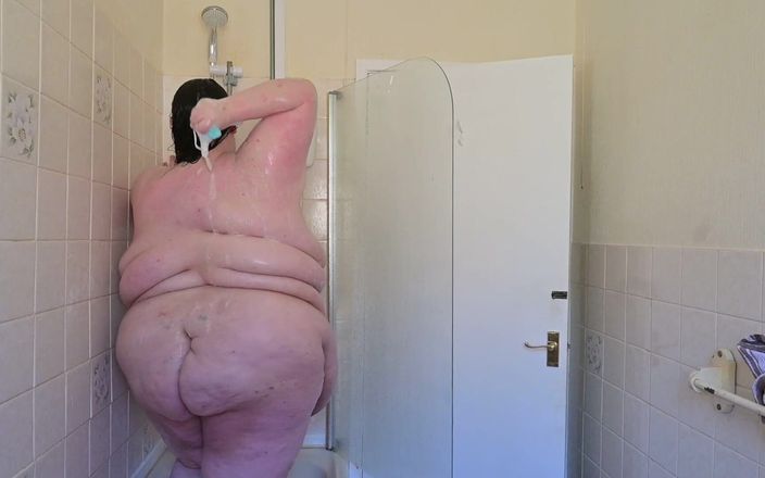 SSBBW Lady Brads: Prysznic Godess Fat Belly Queen