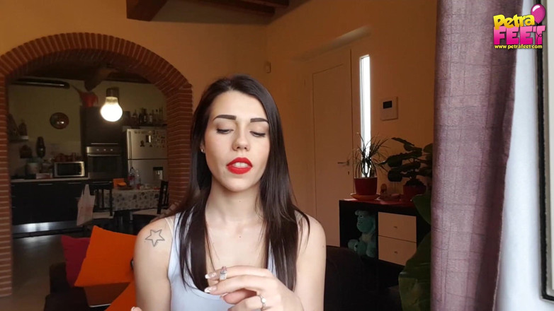 Smokin Fetish: Svůdná italská holka Petra miluje doutníky