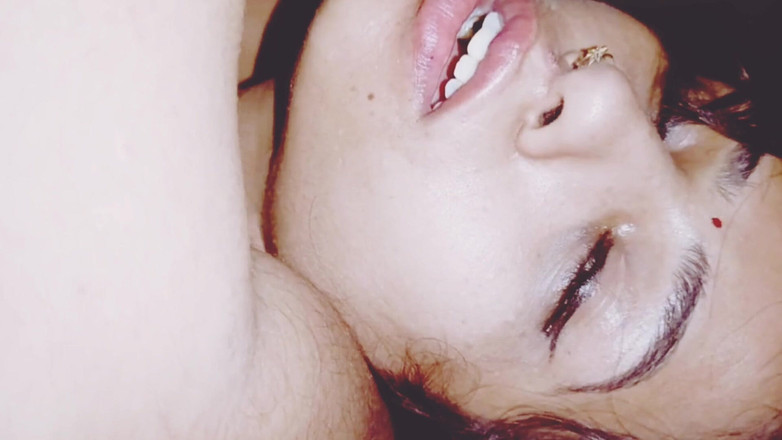 Hot Sis: Latika私の義理の妹今日完全な角質と完全なハード性とStepbrother