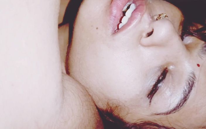 Hot Sis: Latika üvey kız kardeşim bugün üvey erkek kardeşimle tam azgın ve tam...