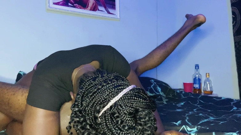 Nastyblackmama: 私のお尻を食べてください、当番ルームメイト、あなたのBBCは私のお尻を大いに絶頂させます