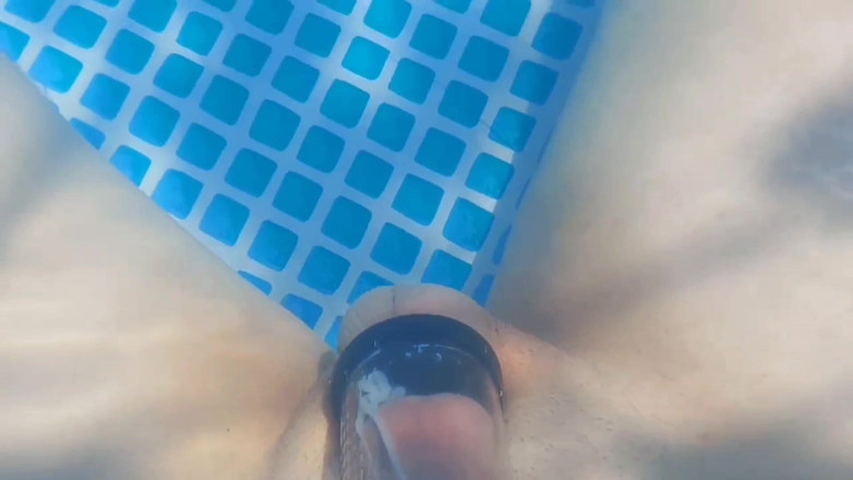 Kitty_Cross: 丸鏡で髪をとかす美しいトランスビューティー