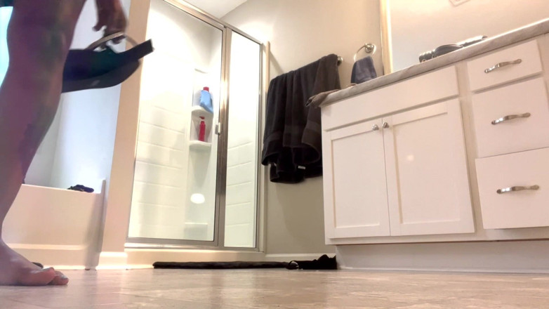 Mya Mula Goddess: Cocu des pieds dans le stockage