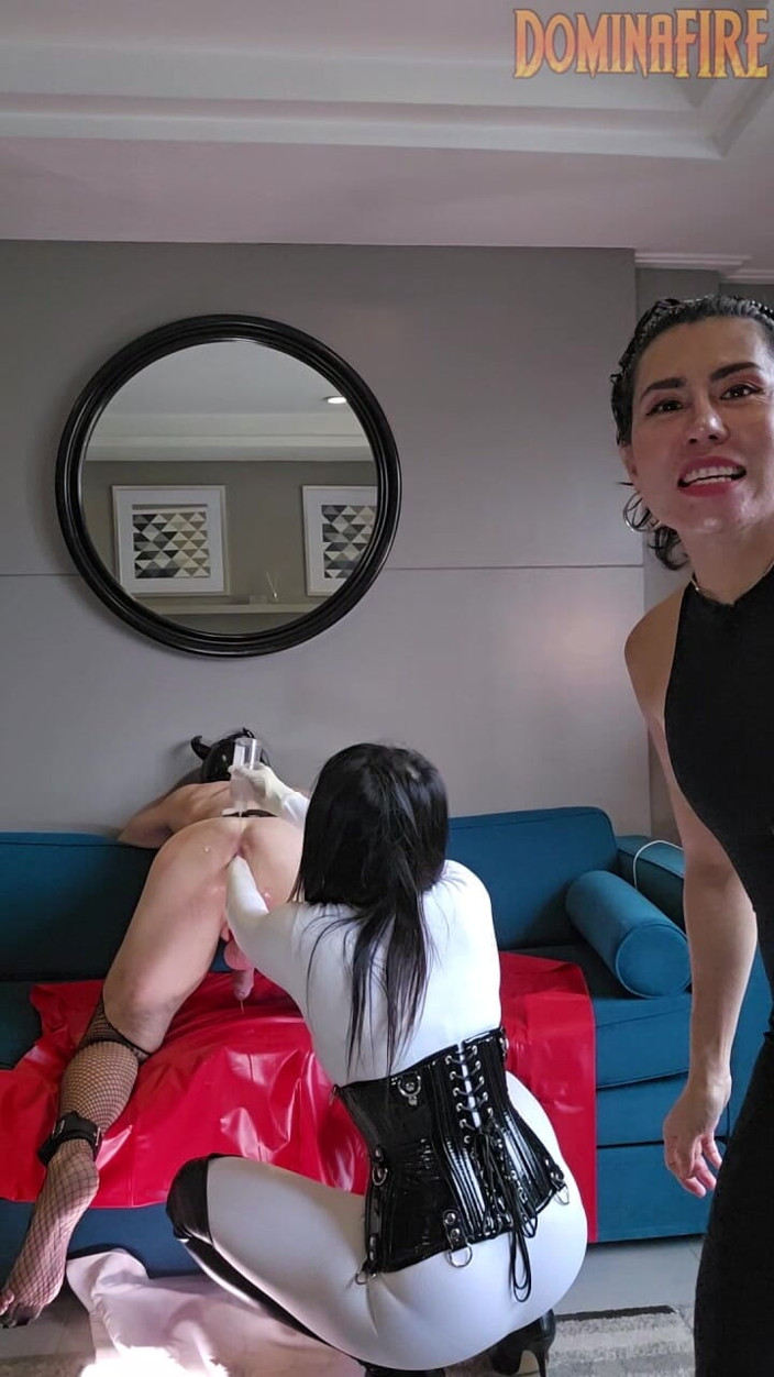 DominaFireOfficial: Dominação Feminina Fisting Por Dominafire E Rainha Kali Rain