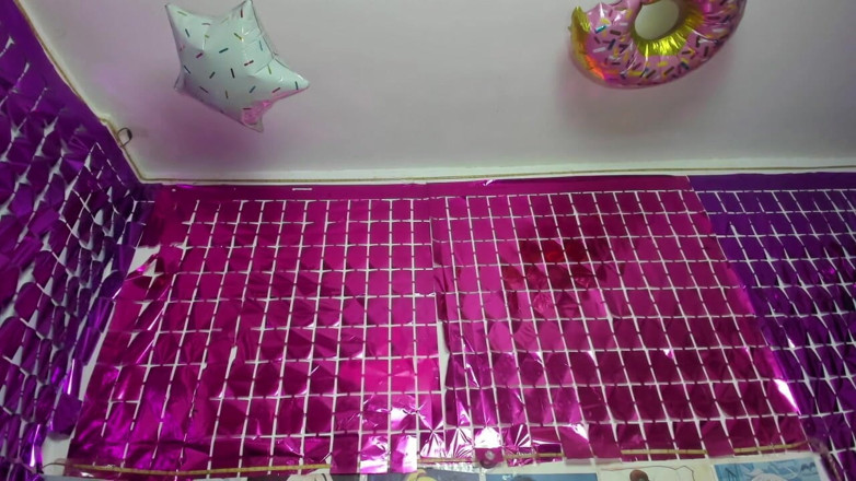 Ariana Unicorn: Încerc tanga mea preferată până când ejaculez atât de delicios