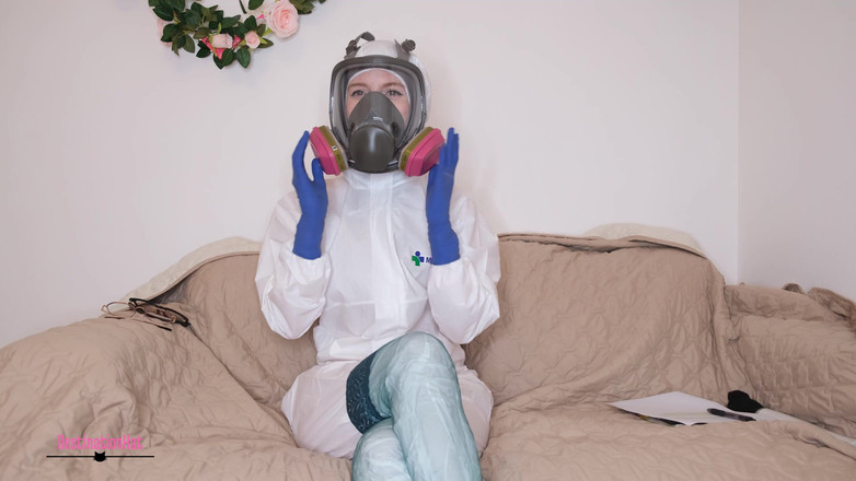 Destination Kat: Hazmat мастурбирует дома