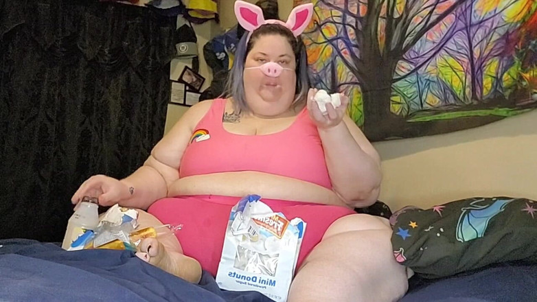 Kitty Delgato: Velké tlusté prasátko nádivka a mrdání