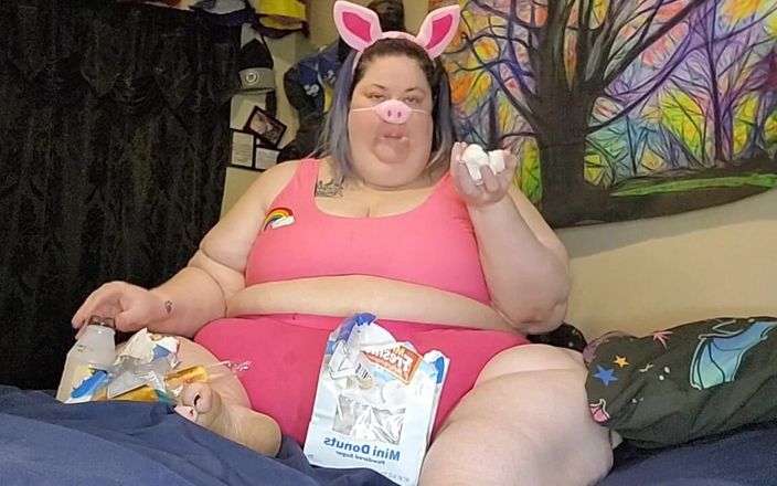 Ms Kitty Delgato: बड़ी मोटी पिगी स्टफिंग और ओकिंग