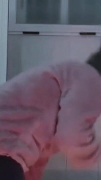 Blond fångad vid dusch