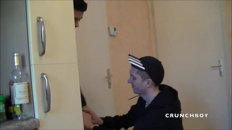 Crunch Boy: Cur twink futut de un băiat rău din Paris