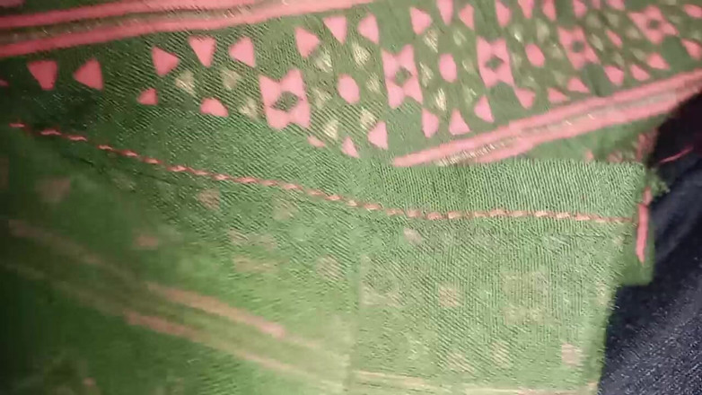 Tamil Anti Uma: Aku mergokin tante lagi asik meraba dan fingering memeknya pakai...