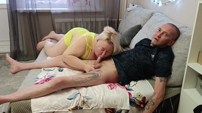 Zona901: Hoogwaardige diepe pijpbeurt van stiefmoeder met sperma slikken