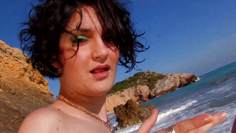 Out Sexxx: Брюнетку з маленькими цицьками відтрахали в дупу і сквіртували на пляжі