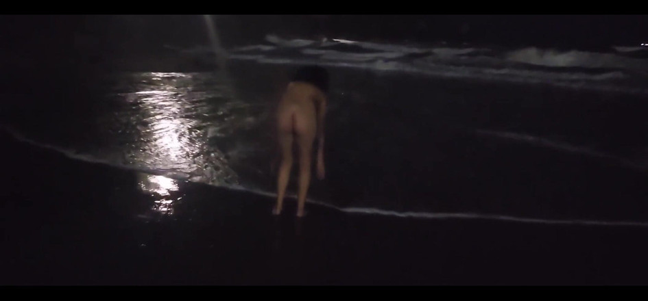 Bruxo fire: Snygging som går naken på stranden, jag tog henne till...