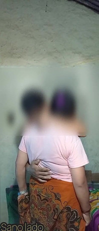 Aku lagi asik mainin besar adik tiriku dan audio nepal yang jernih bagian 1
