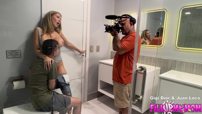 Fill Up My Stepmom: Gigi Dior ile bts bölüm 1