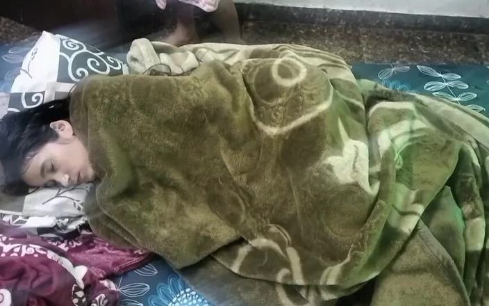 NAASRIN KHAN: El sirviente dejó a la amante descansando