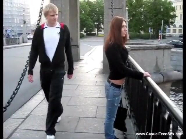 Casual Teen Sex: Cây cầu kỳ diệu