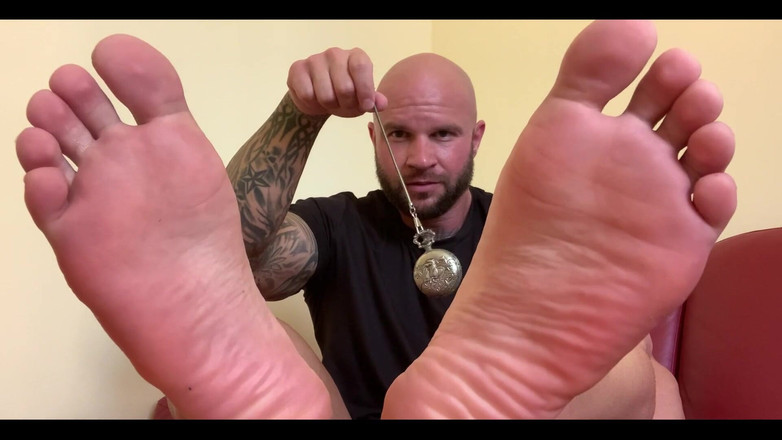 Jasons feet: ‪i Put My Feet up on Table Inches From Your...