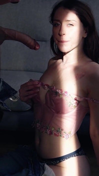 Blowjob intim pagi dengan si rambut coklat cantik saya