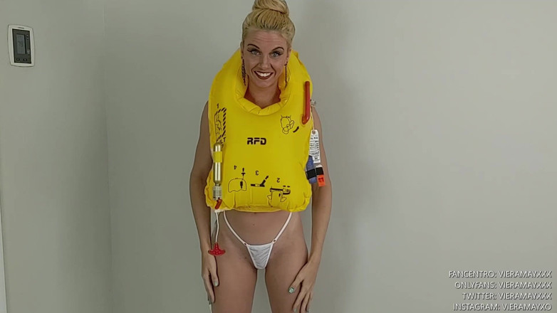 VieraMayXXX: Gonfiazione di emergenza bikini con salvagente