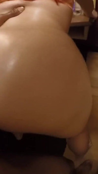 Lien sournois avec une MILF à gros cul