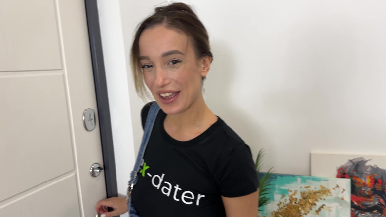 Mary Frost: Pizza Delivery Girl From Sexdater Fucked in the Hallway While...