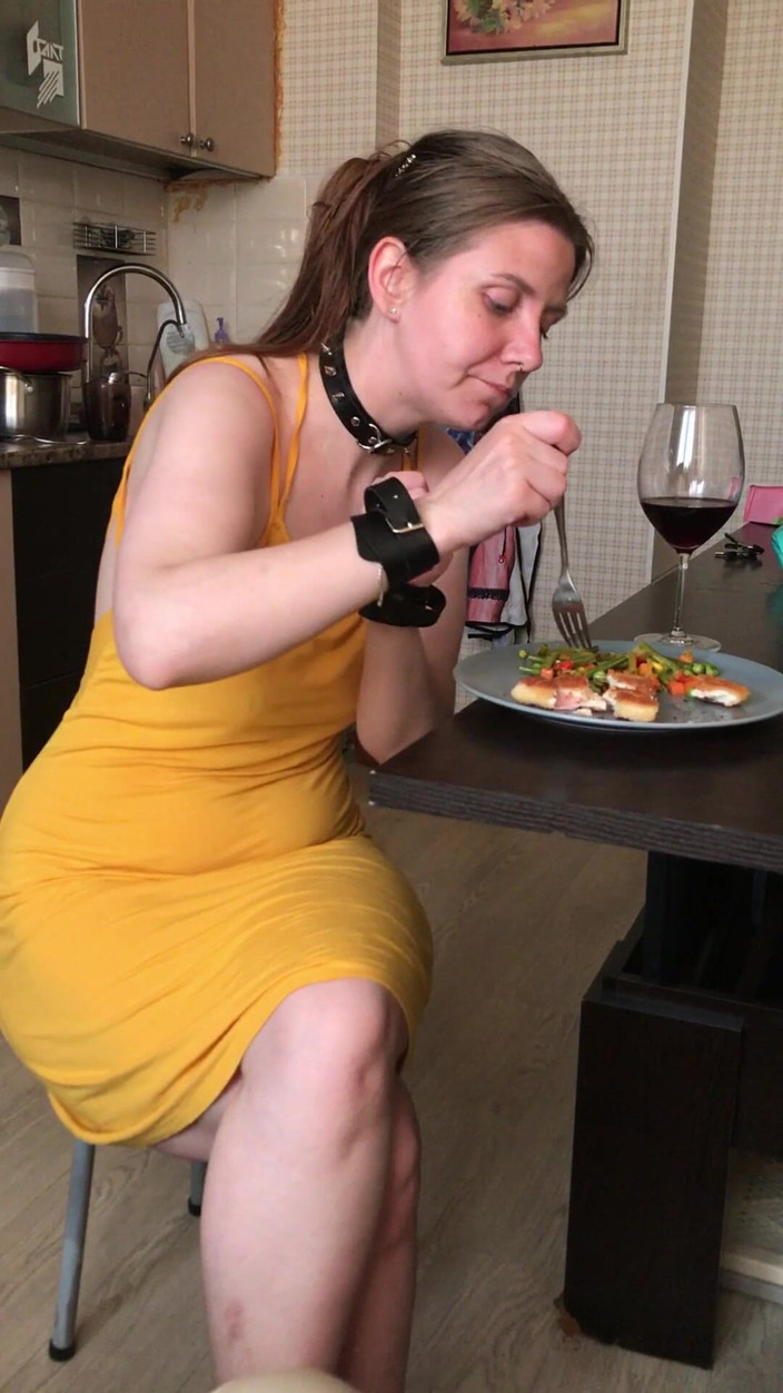 Lovessie: Duża Kuchnia BDSM