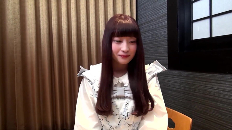Asians in love: What a pretty girl