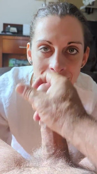 Stepdaddy's Good Girl Loves Swallowing His Morning Wood
