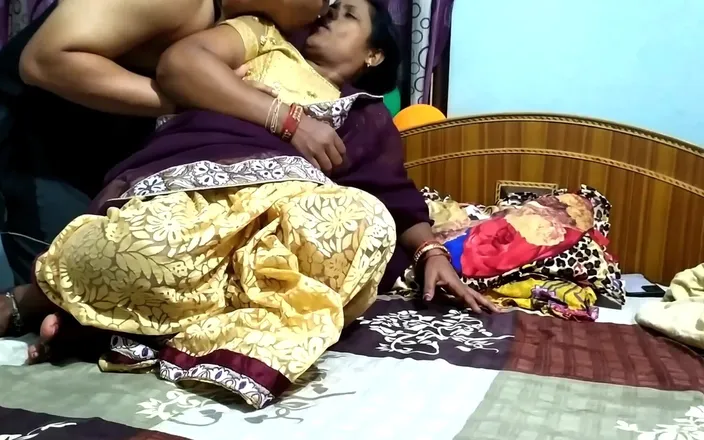 Popmini: Raipur Wife Urvasi Fucking Hard Pussy in Saree and Sucking...