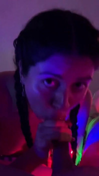Das mädchen liebt doppelpenetration und natürlich anal, einen guten harten arschfick und sperma im mund