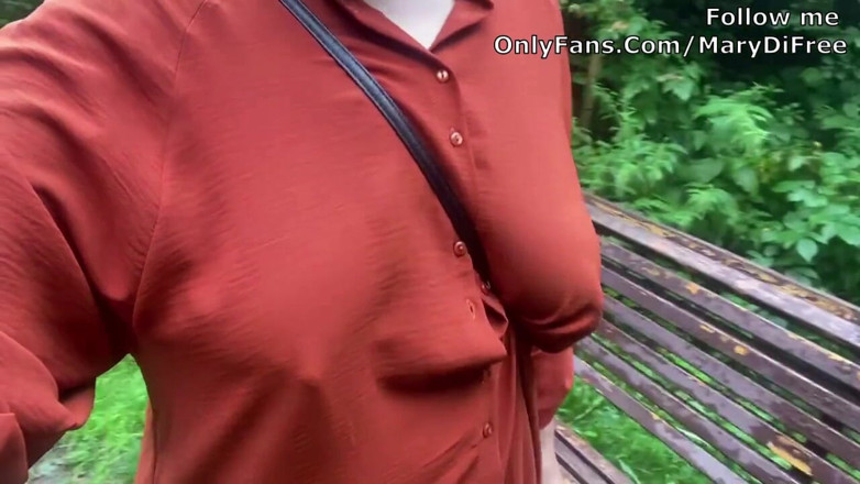 Mary Di: Risky outdoor squirting masturbation