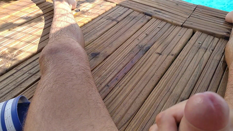Elvissc: Delicious Cum From Big Cock in the Chill Out Pool
