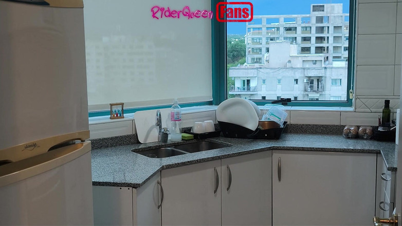 Riderqueen: Stiefmoeder in de keuken - fanvideo