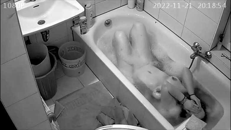 KittieNoOne: Im badezimmer erwischt