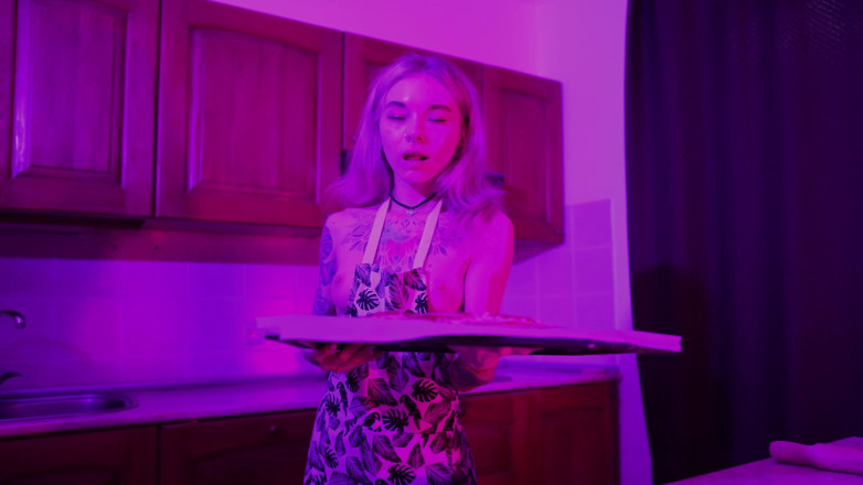 Karneli Bandi: Erotic Cooking with Karneli